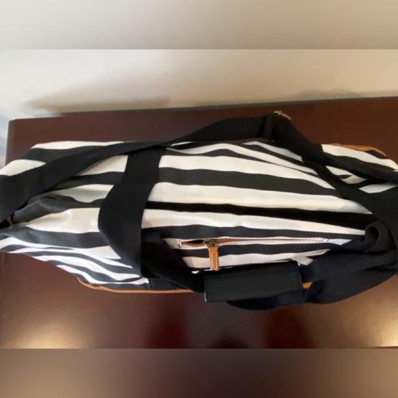 Weekender Bag - Picture 3 of 3